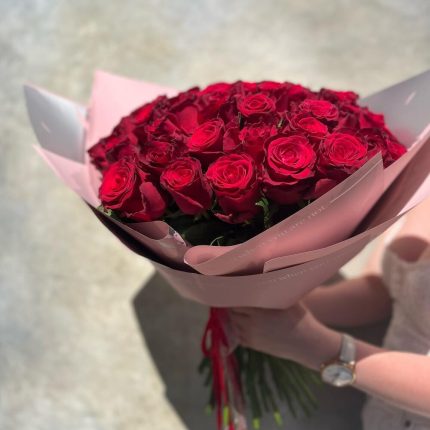 Классический букет из 51 красной кенийской розы
