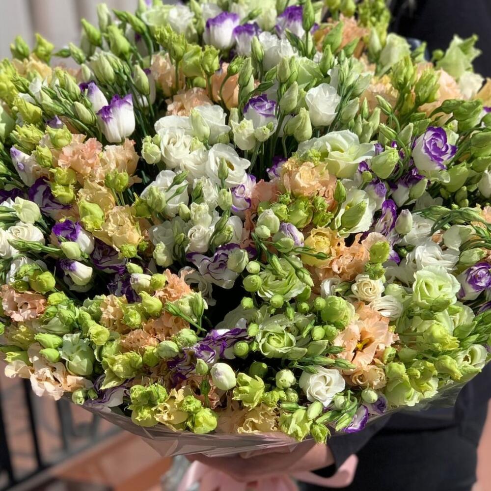 Монобукет с лизиантусом 45 шт Монобукет с лизиантусом 45 шт