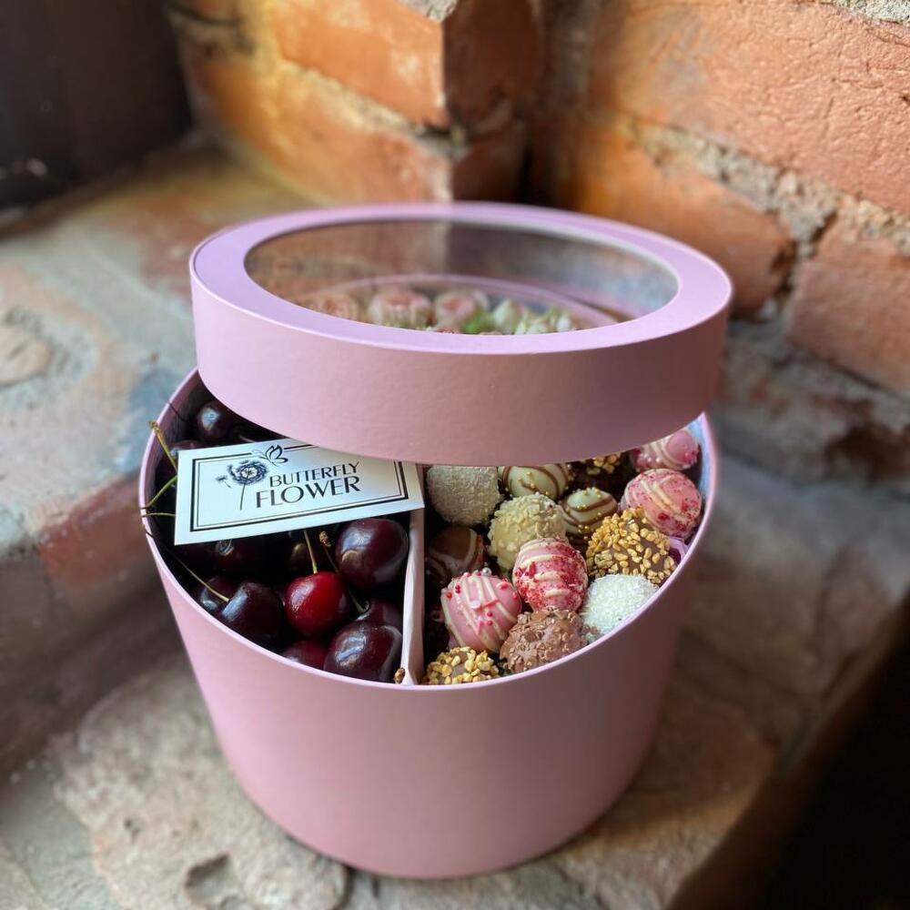 Съедобный фруктовый букет из клубники в шоколаде Съедобный фруктовый букет из клубники в шоколаде