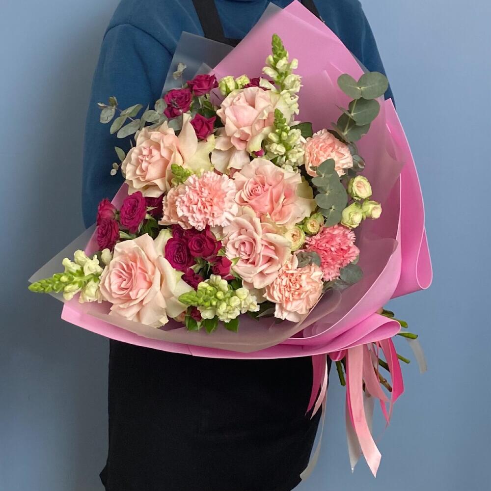 Французские розы с ароматной маттиолой Французские розы с ароматной маттиолой